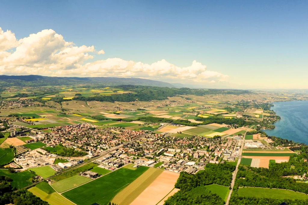 Chauffeur de Taxi Gland Rafael à la Gare de Gland pour un transfert vers l'Aéroport de Genève.