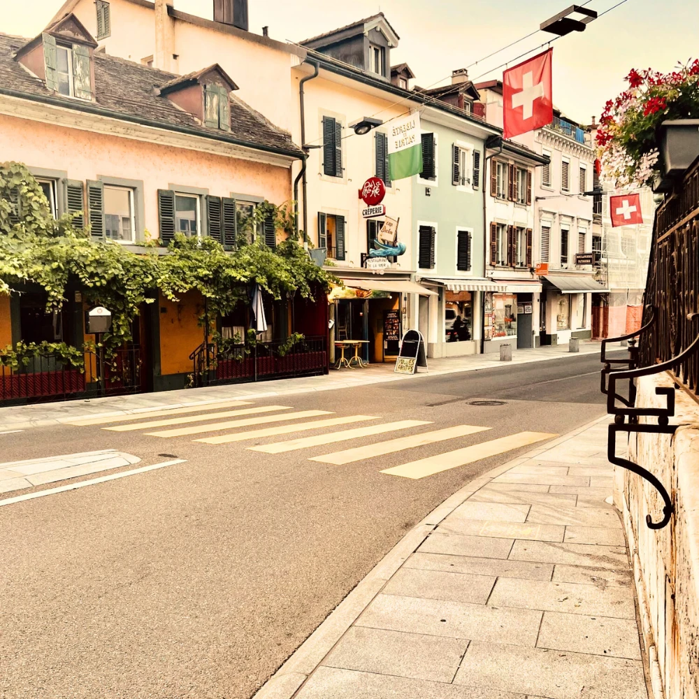 Taxi disponible au centre-ville et à la Gare de Rolle.