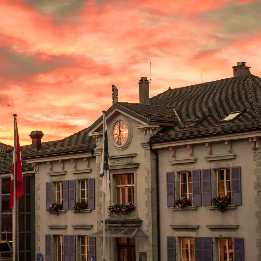 Taxi Gland basé au centre de la commune pour vos trajets locaux vers Grand-Champ et Mauverney.